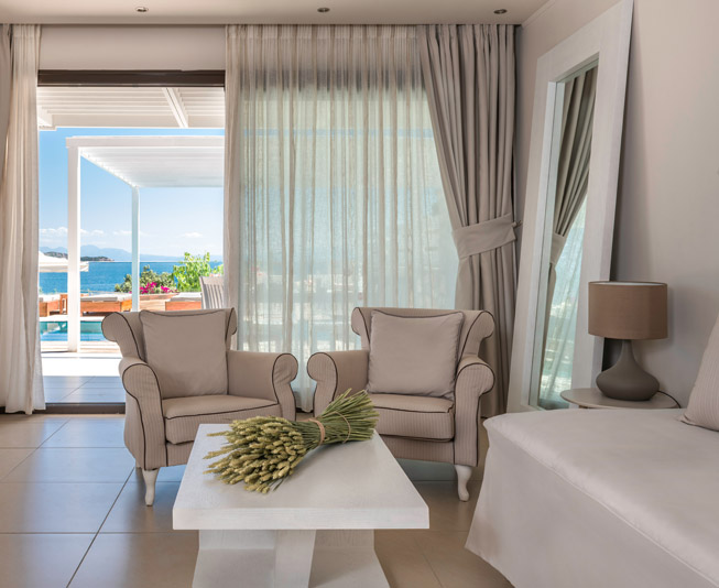 MASTER SUITE WITH PRIVATE POOL SEA VIEW