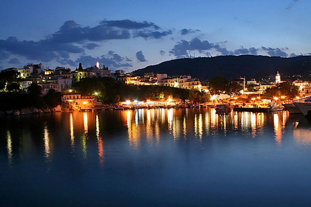Join the Vibrant and Ever-Tempting Skiathos Nightlife